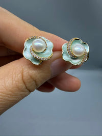 Gold Floral Freshwater Pearl Stud Earrings, Flower Pearl Earrings for Women, Elegant Everyday Gift