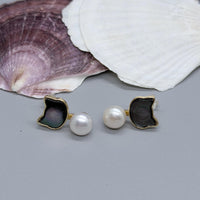 Minimalist Freshwater Pearl Jewelry Set, Modern Shell Necklace and Earrings, Dainty Gold Gift for Her