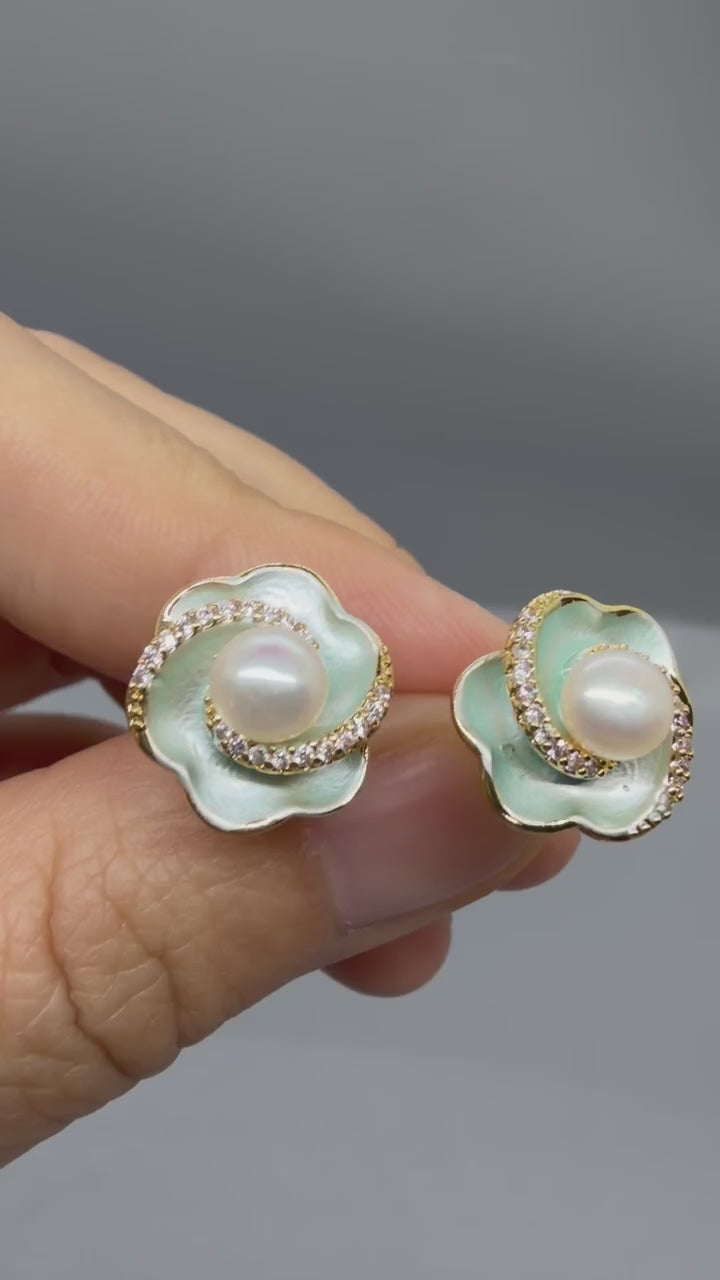 Gold Floral Freshwater Pearl Earrings Elegant Flower Stud Earrings for Women